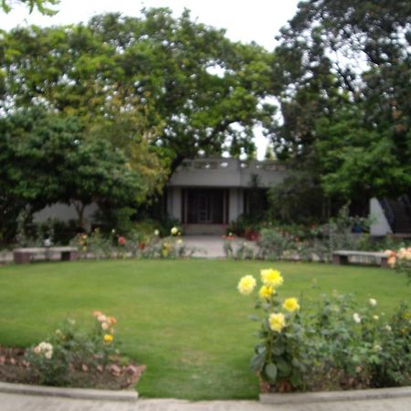 Vatika Homestay Varanasi Luaran gambar