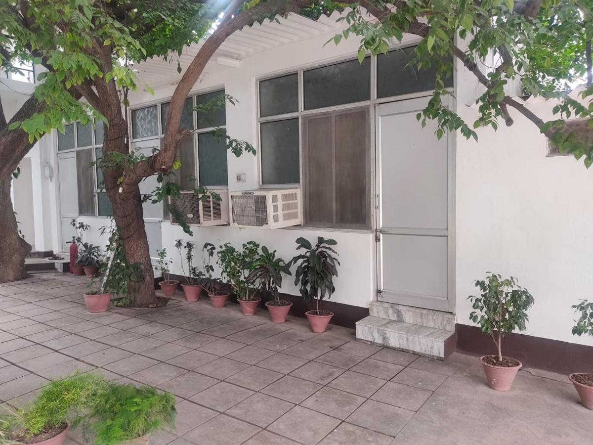 Vatika Homestay Varanasi Luaran gambar
