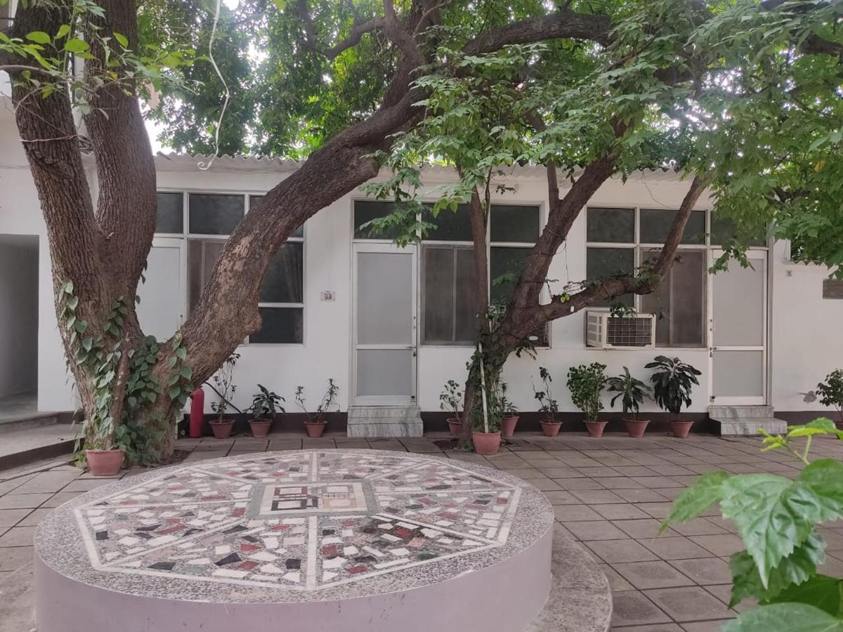 Vatika Homestay Varanasi Luaran gambar