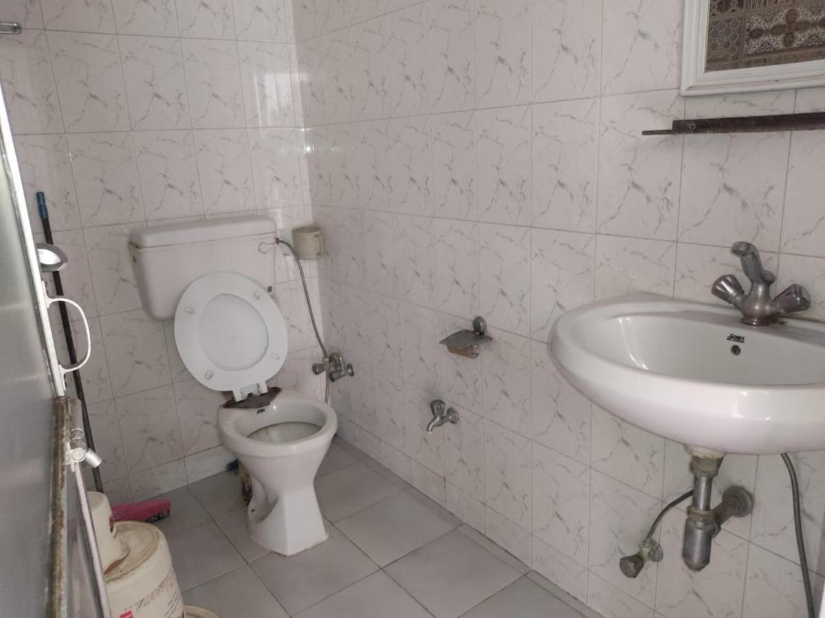 Vatika Homestay Varanasi Luaran gambar