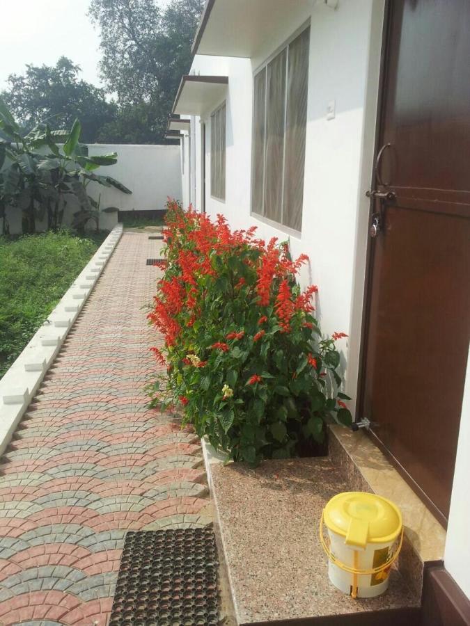 Vatika Homestay Varanasi Luaran gambar