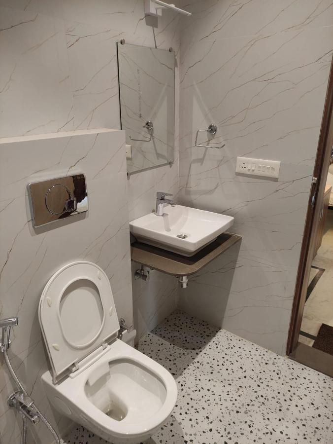 Vatika Homestay Varanasi Luaran gambar