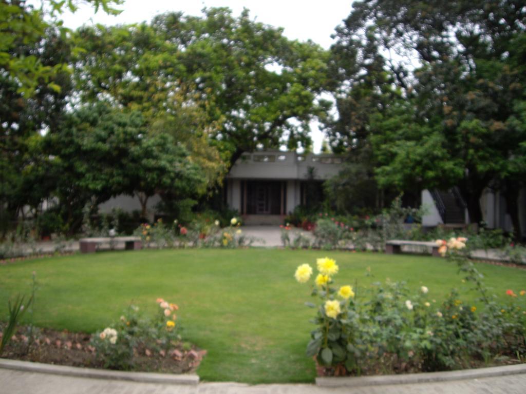 Vatika Homestay Varanasi Luaran gambar